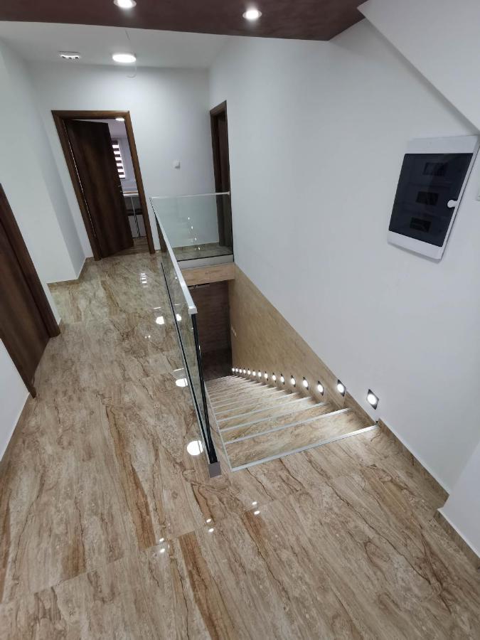 Sobe I Apartmani Casa Mia Pecinci Εξωτερικό φωτογραφία