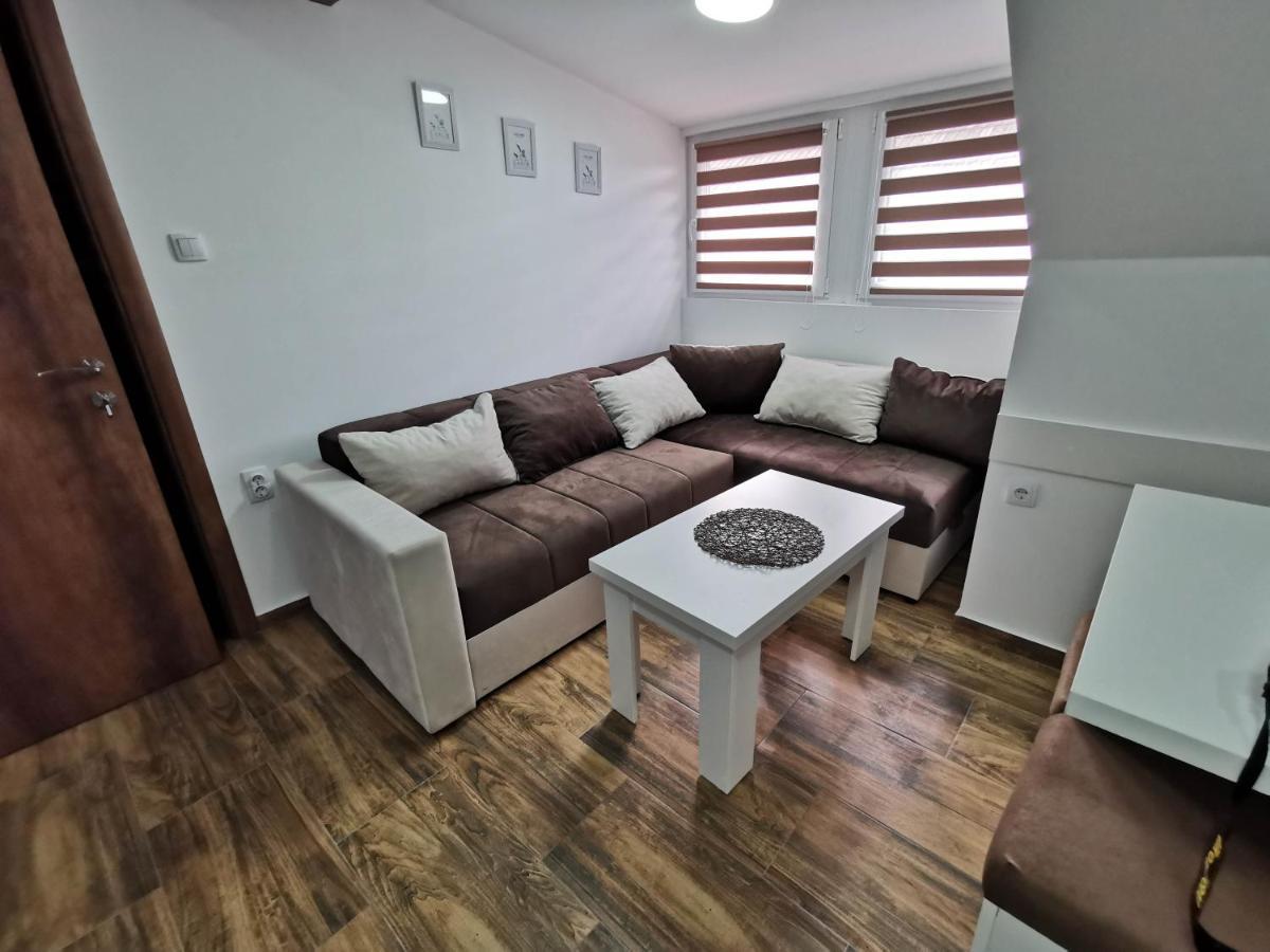 Sobe I Apartmani Casa Mia Pecinci Εξωτερικό φωτογραφία