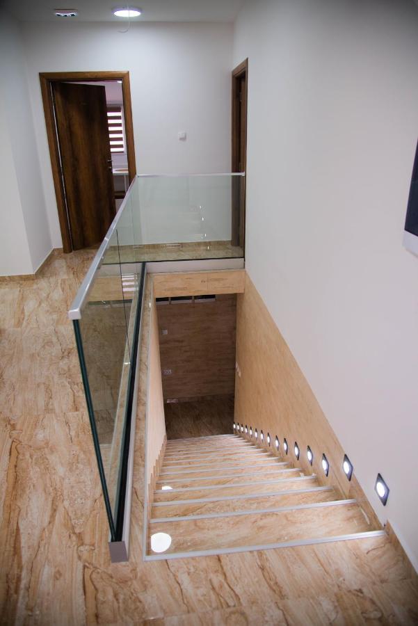 Sobe I Apartmani Casa Mia Pecinci Εξωτερικό φωτογραφία