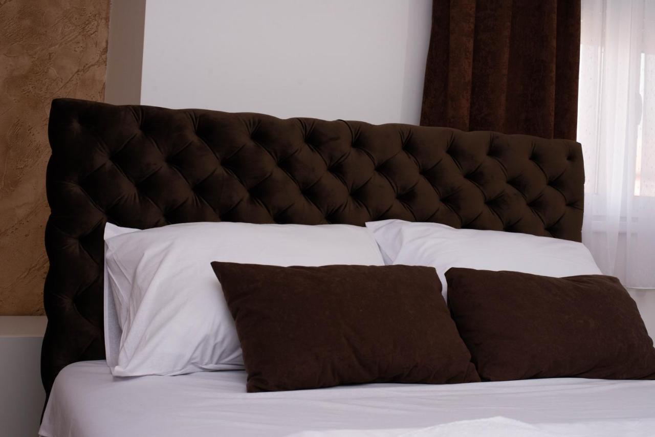 Sobe I Apartmani Casa Mia Pecinci Εξωτερικό φωτογραφία