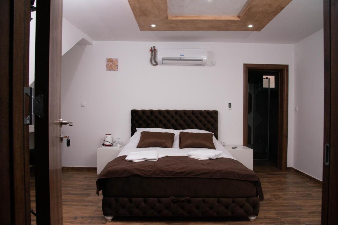 Sobe I Apartmani Casa Mia Pecinci Εξωτερικό φωτογραφία