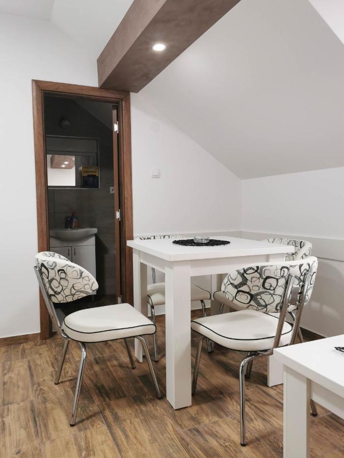 Sobe I Apartmani Casa Mia Pecinci Εξωτερικό φωτογραφία
