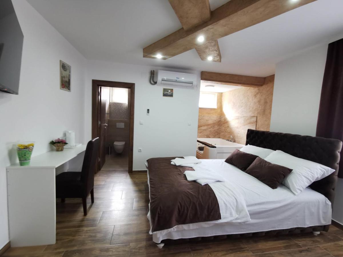 Sobe I Apartmani Casa Mia Pecinci Εξωτερικό φωτογραφία