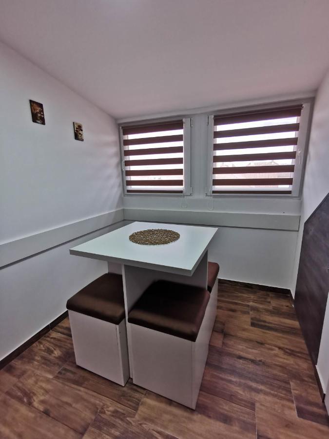 Sobe I Apartmani Casa Mia Pecinci Εξωτερικό φωτογραφία