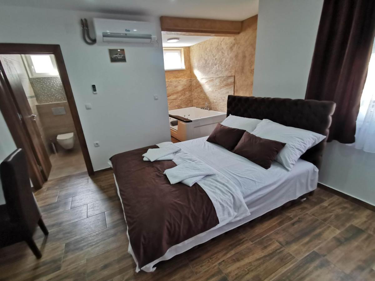 Sobe I Apartmani Casa Mia Pecinci Εξωτερικό φωτογραφία